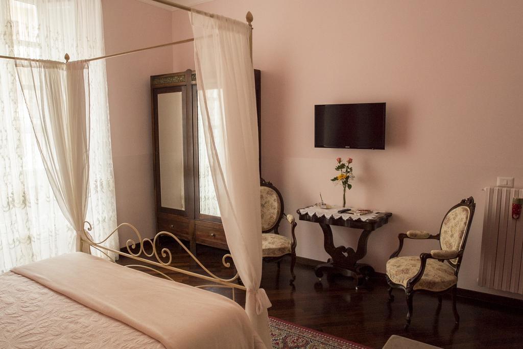 B&B Domus Garibaldi Salernes Extérieur photo